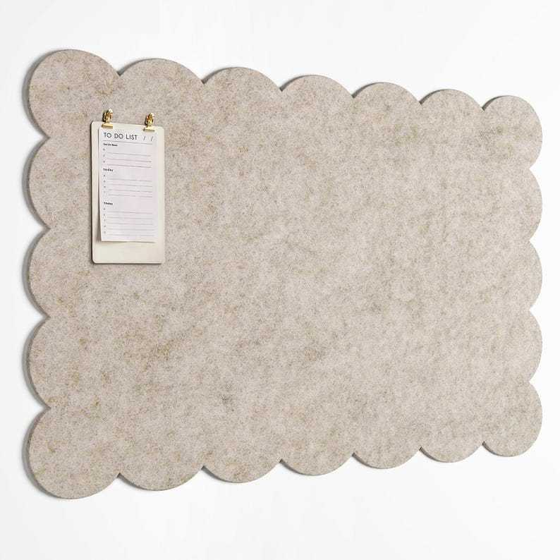 Tableau d'affichage en feutre festonné Orelle | Panneau pliable en feutre autocollant pour mur | de bureau, Vision Board, exposition d'oeuvres d'art pour enfants | Beige