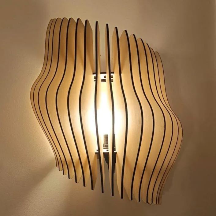 Applique murale asymétrique ajourée en bois, éclairage élégant