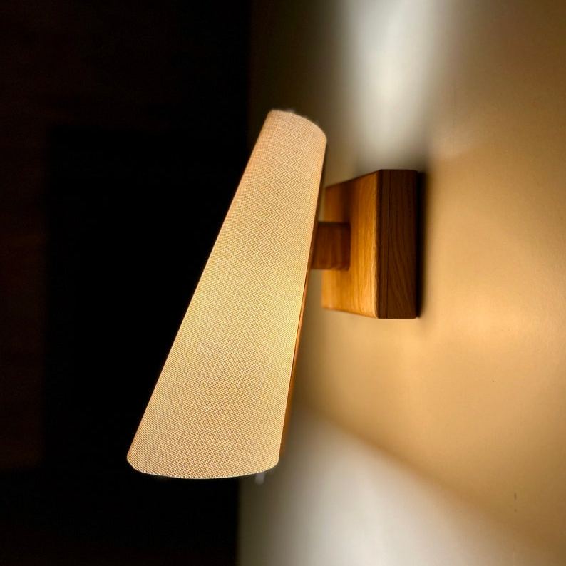 Applique murale en chêne, abat-jour en tissu crème