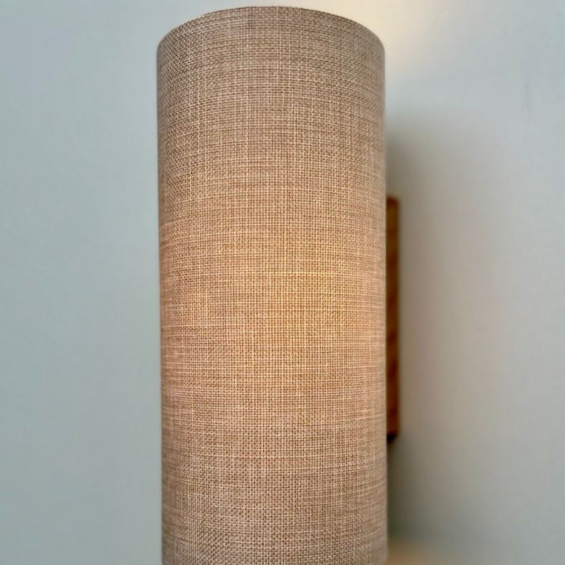 Applique murale en chêne, abat-jour en tissu beige, style campagne moderne