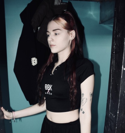 LVB.1 TEE CROP TOP Elastic Tee