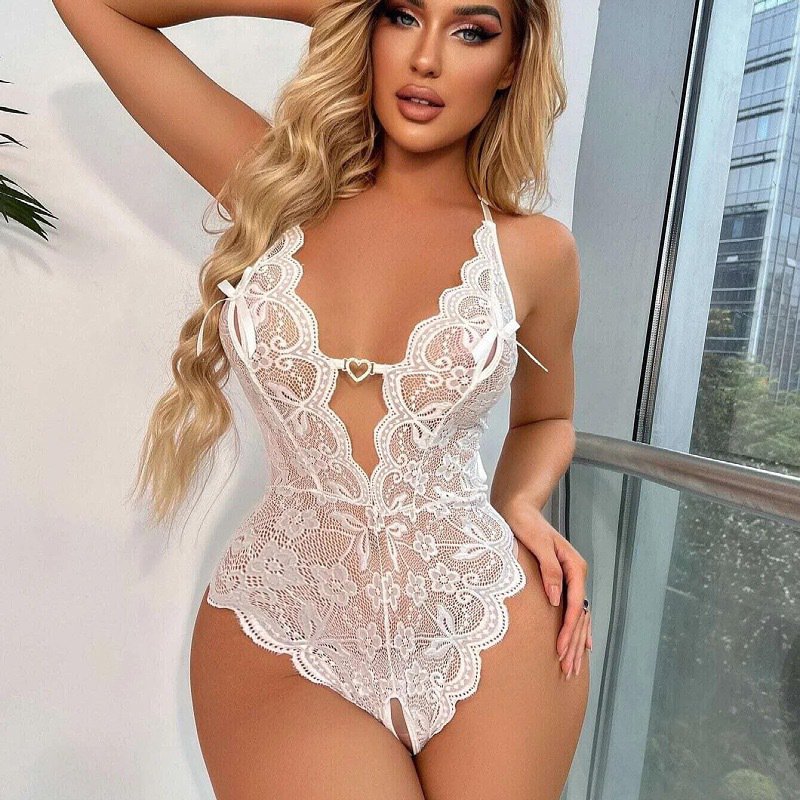 Lingerie erotis renda tipis model baru (desain tanpa selangkangan/akses terbuka)