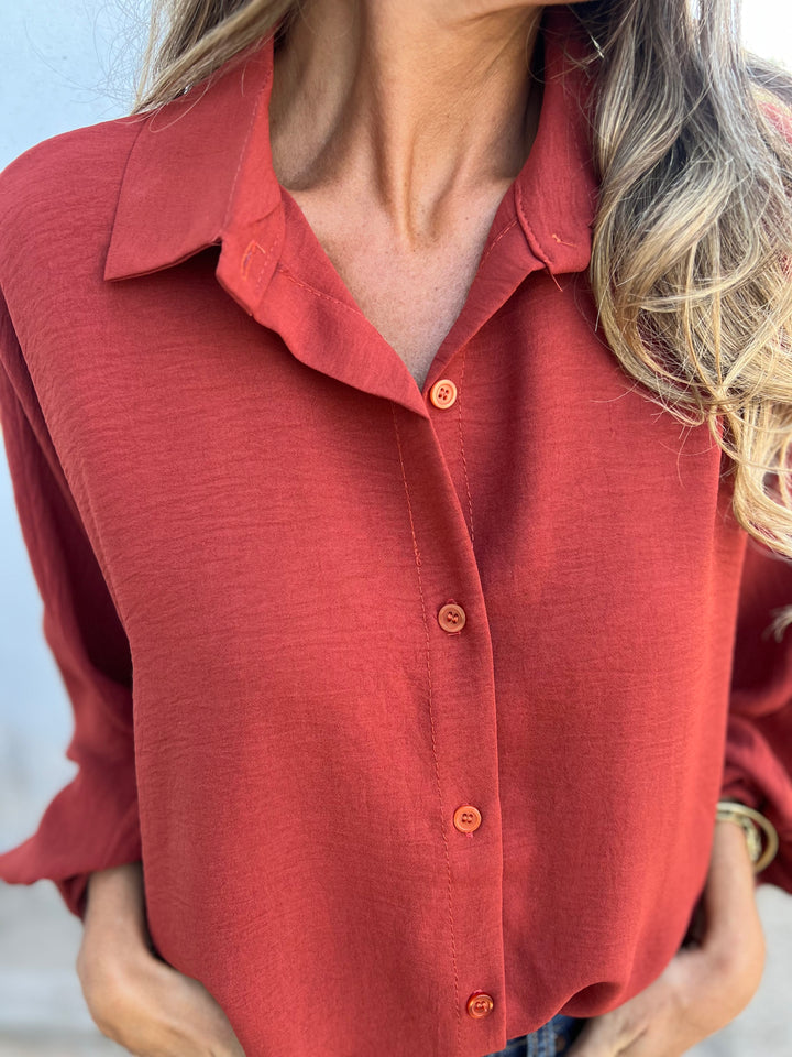 48% OFF🔥 Women's Lapel Single Breasted Solid Color Shirt (Buy 2 free shipping)
