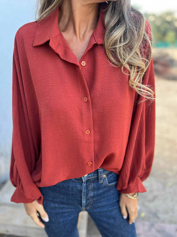 48% OFF🔥 Women's Lapel Single Breasted Solid Color Shirt (Buy 2 free shipping)