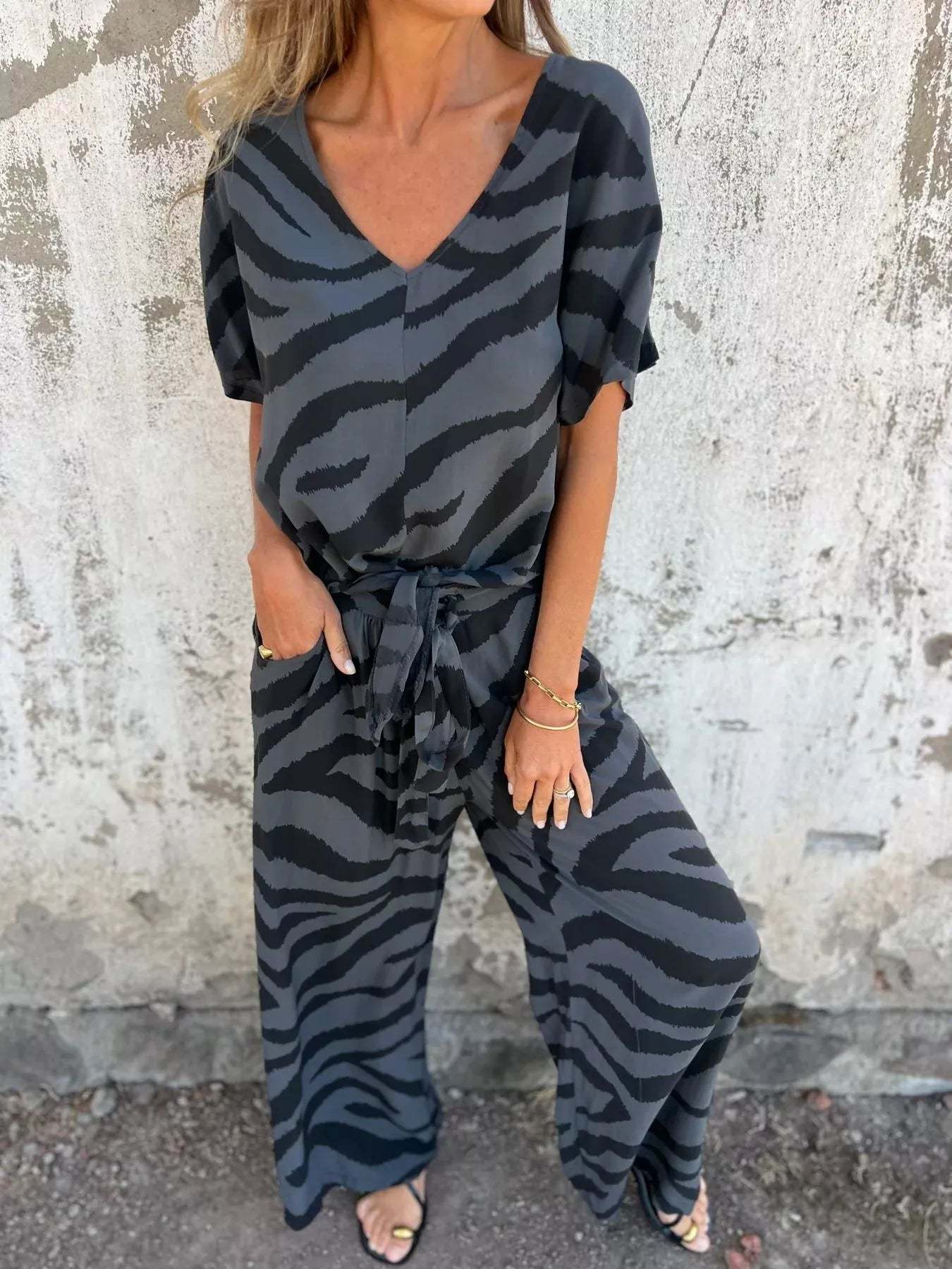 New Arrivals🔥 Zebra Print V-Neck Top and Pants Set