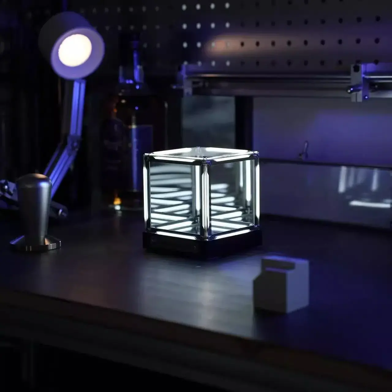Light Cube: 4D Infinite Space Abyss Lamp