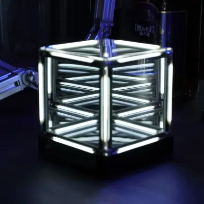 Light Cube: 4D Infinite Space Abyss Lamp