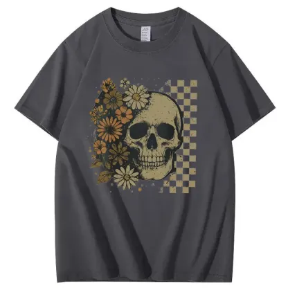 Women's Soft Summer T-Shirt Skull Graphic Tee, Cute Spooky Halloween Tee