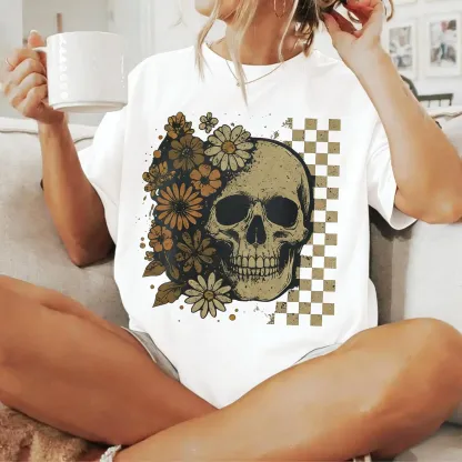 Women's Soft Summer T-Shirt Skull Graphic Tee, Cute Spooky Halloween Tee