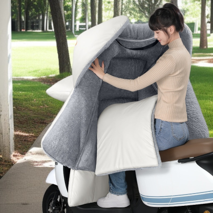 Thickened fleece warm windproof quilt
