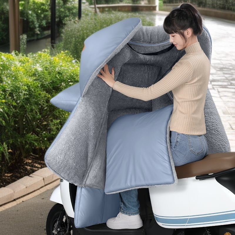 Thickened fleece warm windproof quilt