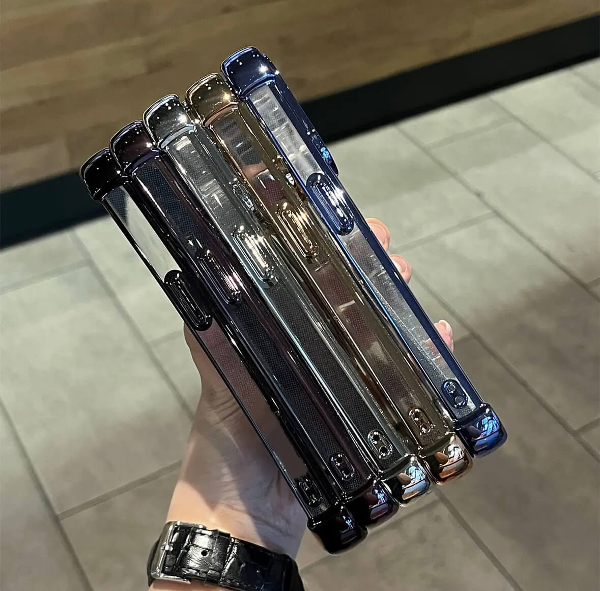 Transparent Sequin MagSafe Four Corners Shockproof Phone Case