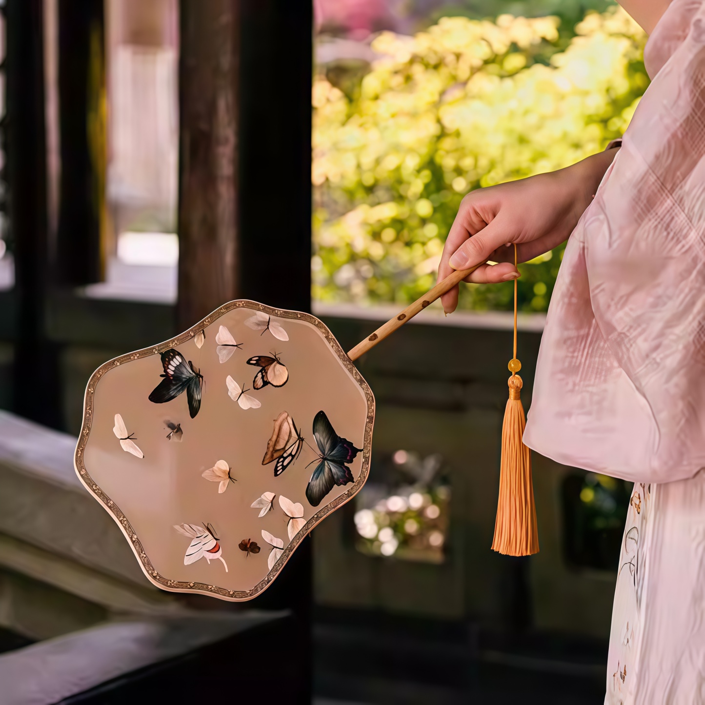 Ancient Style Embroidered Double-Sided Round Fan