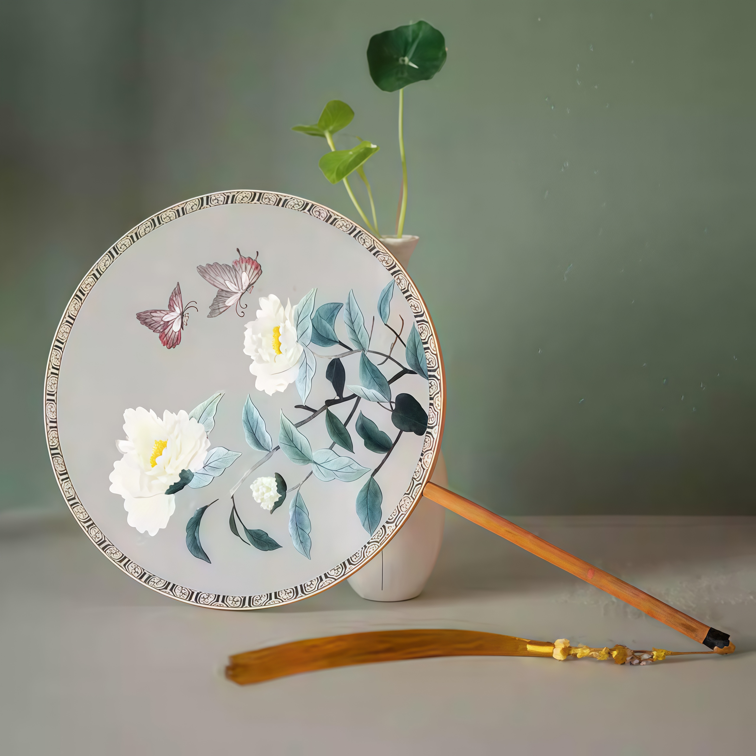 Suzhou Embroidery Pure Handmade Silk Palace Fan