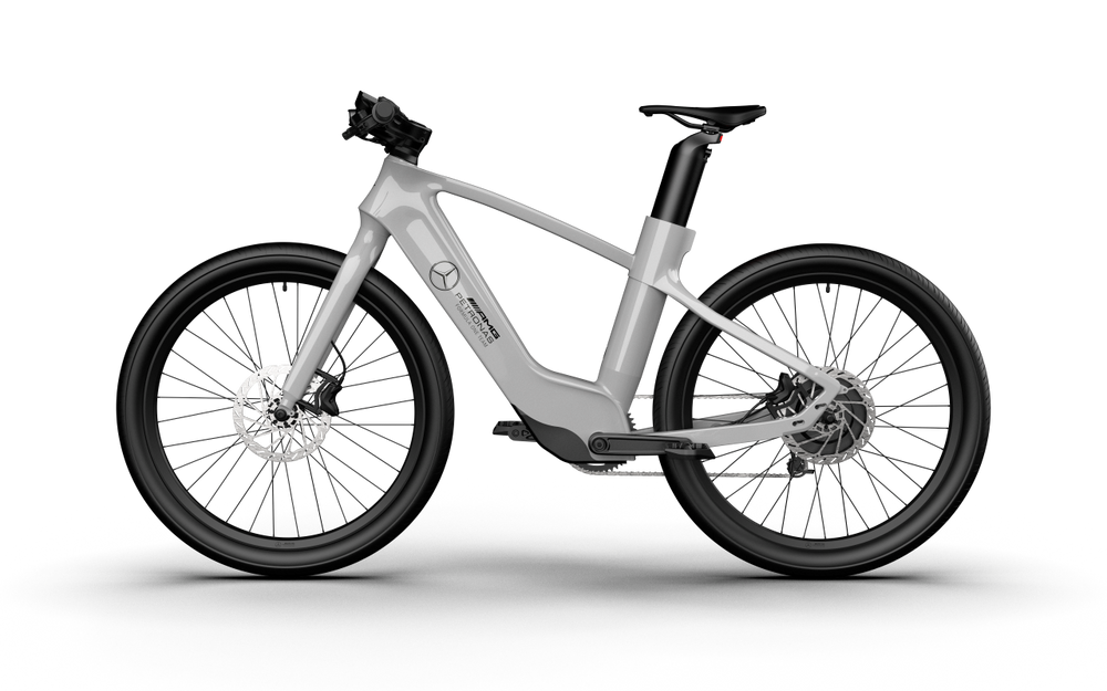 Mercedes-AMG PETRONAS F1® Team Rallye Edition 250 Electric Bike
