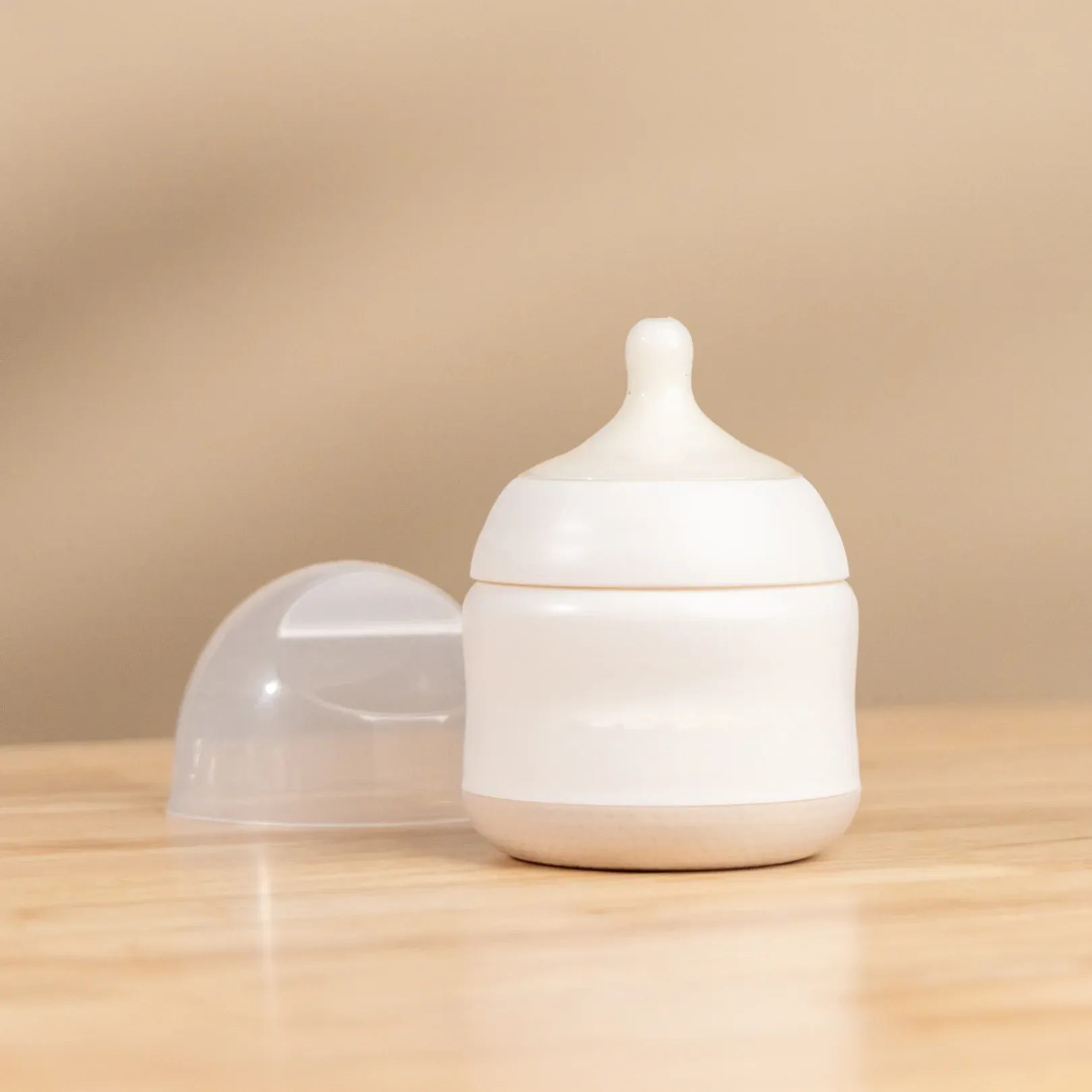 Hands-free anti-colic baby bottle