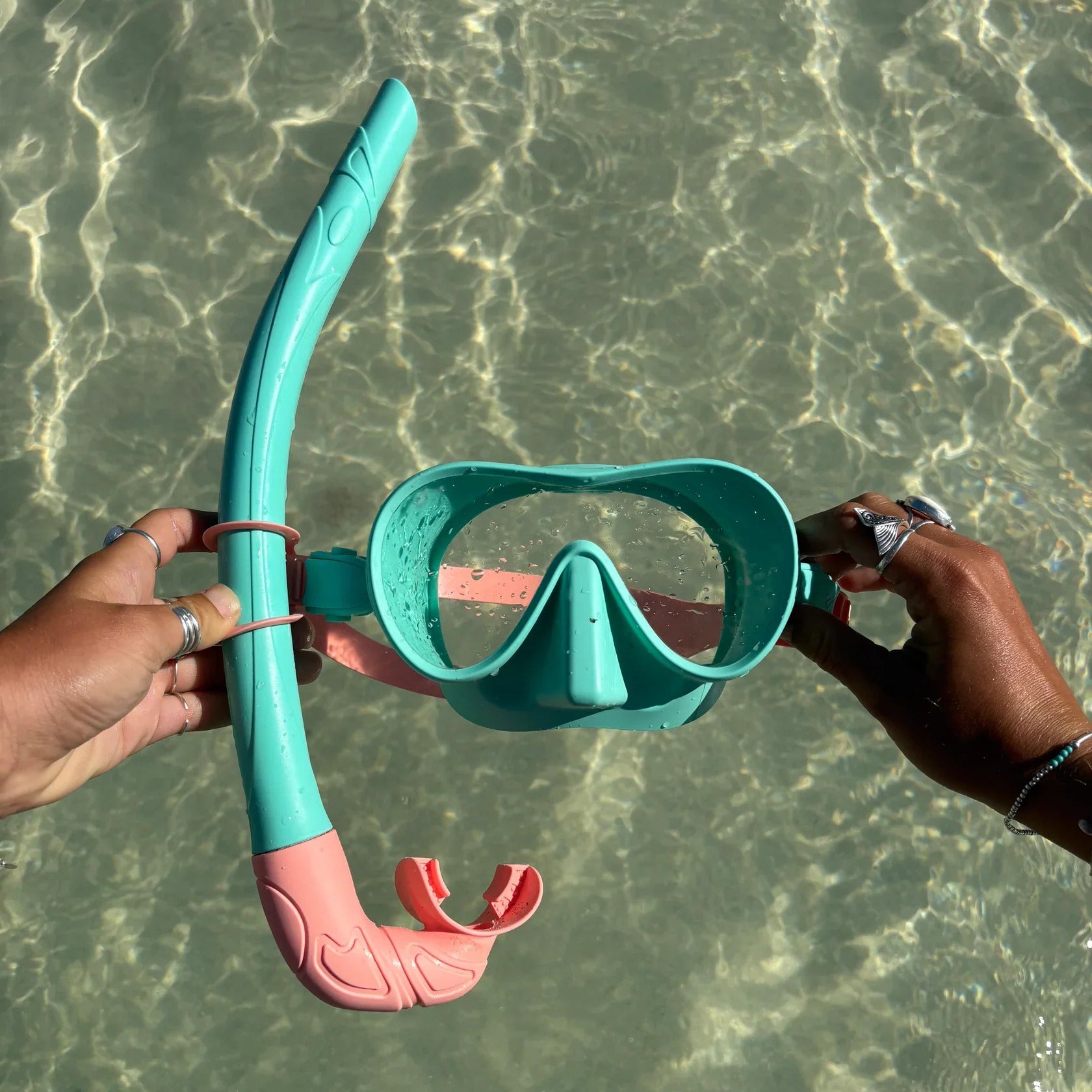 Swimming Mask & Snorkel Set – Stylish Two-Tone Snorkeling Gear
