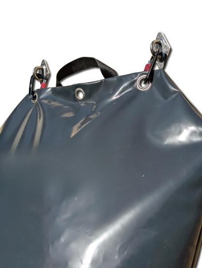 Automatic feed dispenser for horses