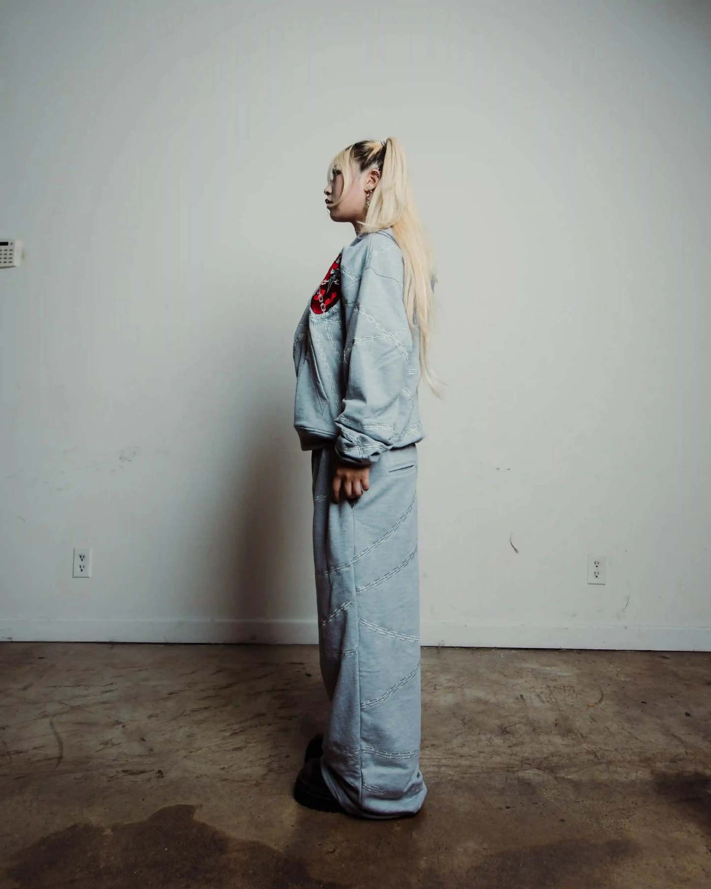 "Kurapika" Sweats (Grey) pholoh