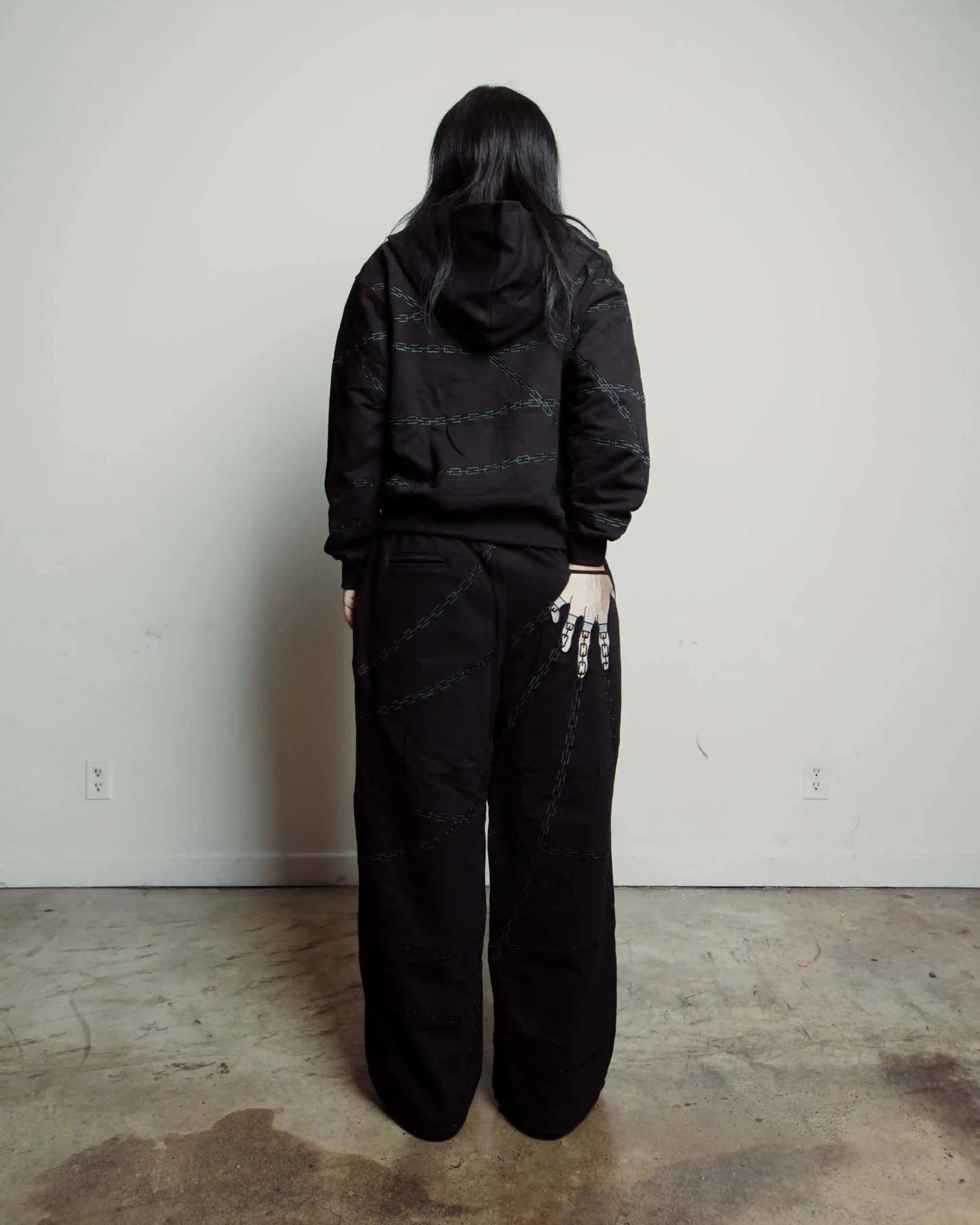 "Kurapika" Sweats (Black) pholoh