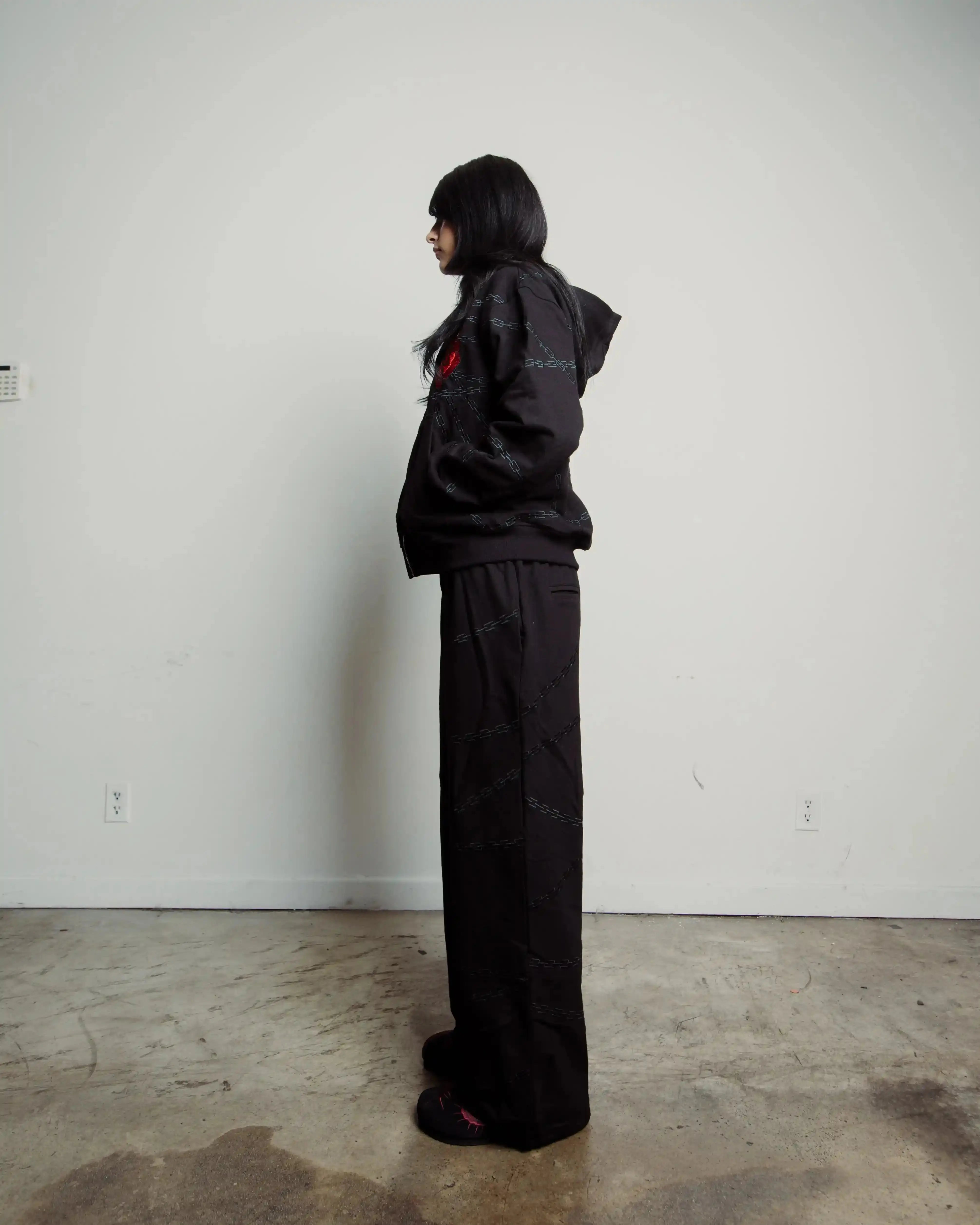 "Kurapika" Sweats (Black) pholoh