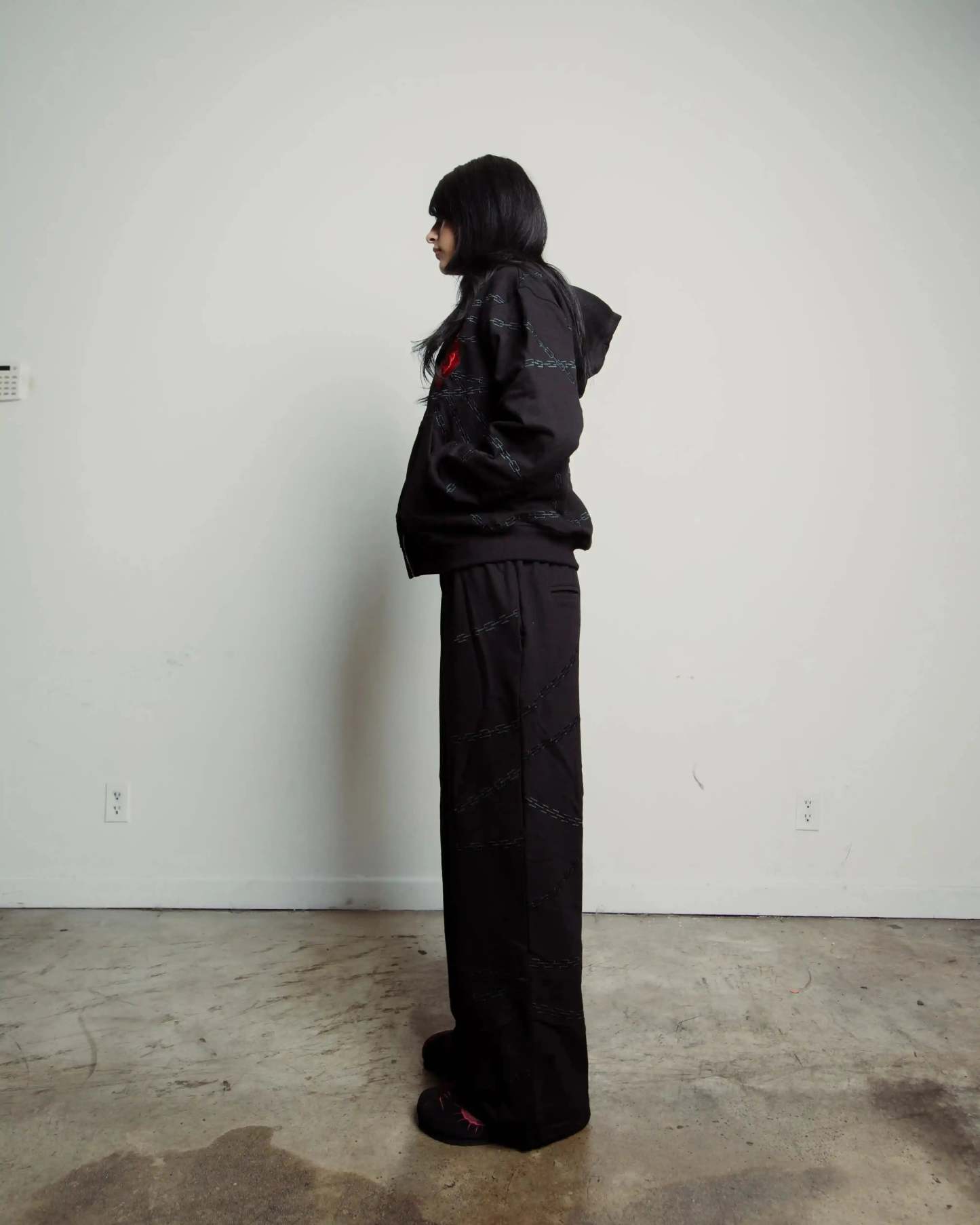 "Kurapika" Sweats (Black) pholoh