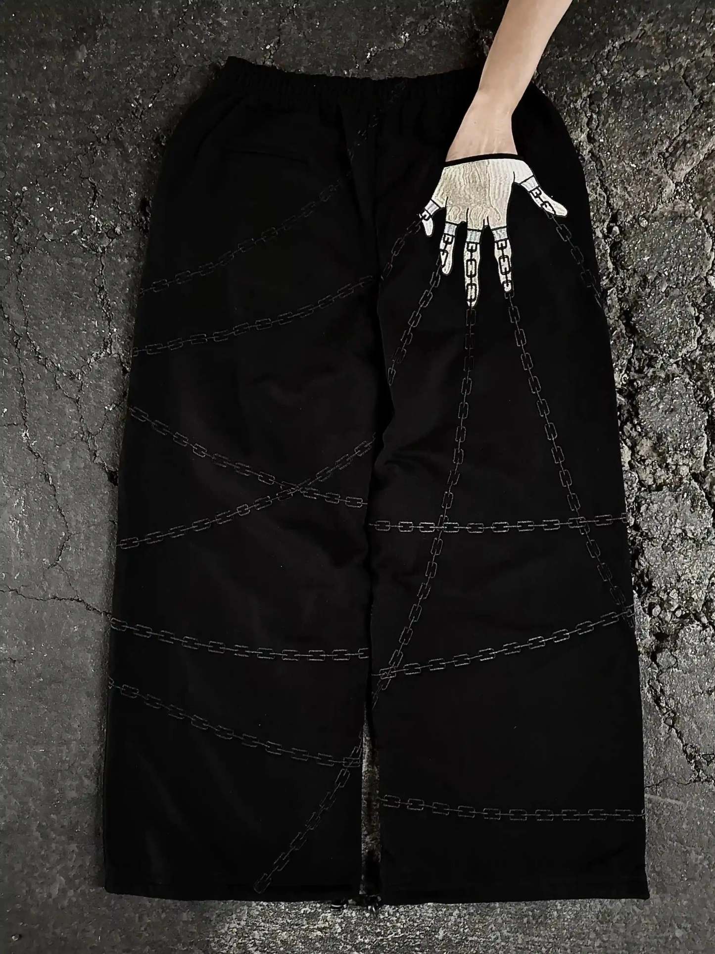 "Kurapika" Sweats (Black) pholoh