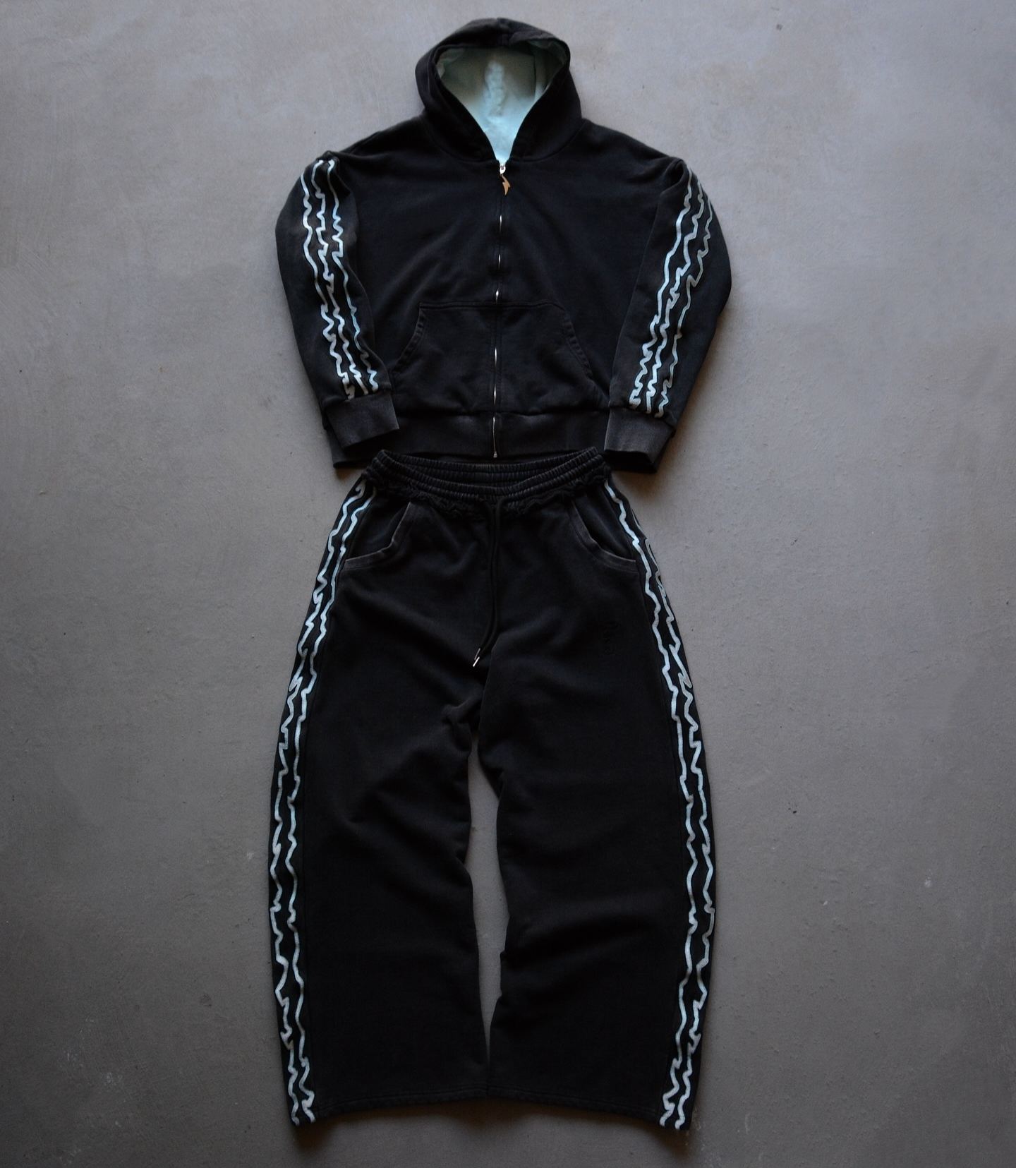 THUNDER BREATHING SWEAT SET | DEMON SLAYER