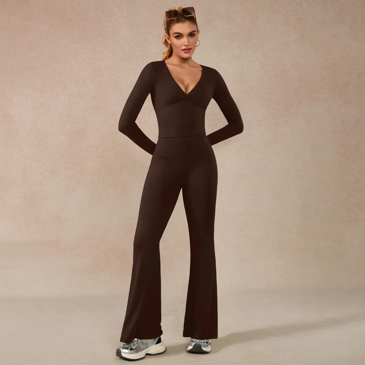 Women's 2-Piece High Stretch Sporty Activewear Set - Long Sleeve Plunging V-Neck Top, Flipped Waist High (2026)