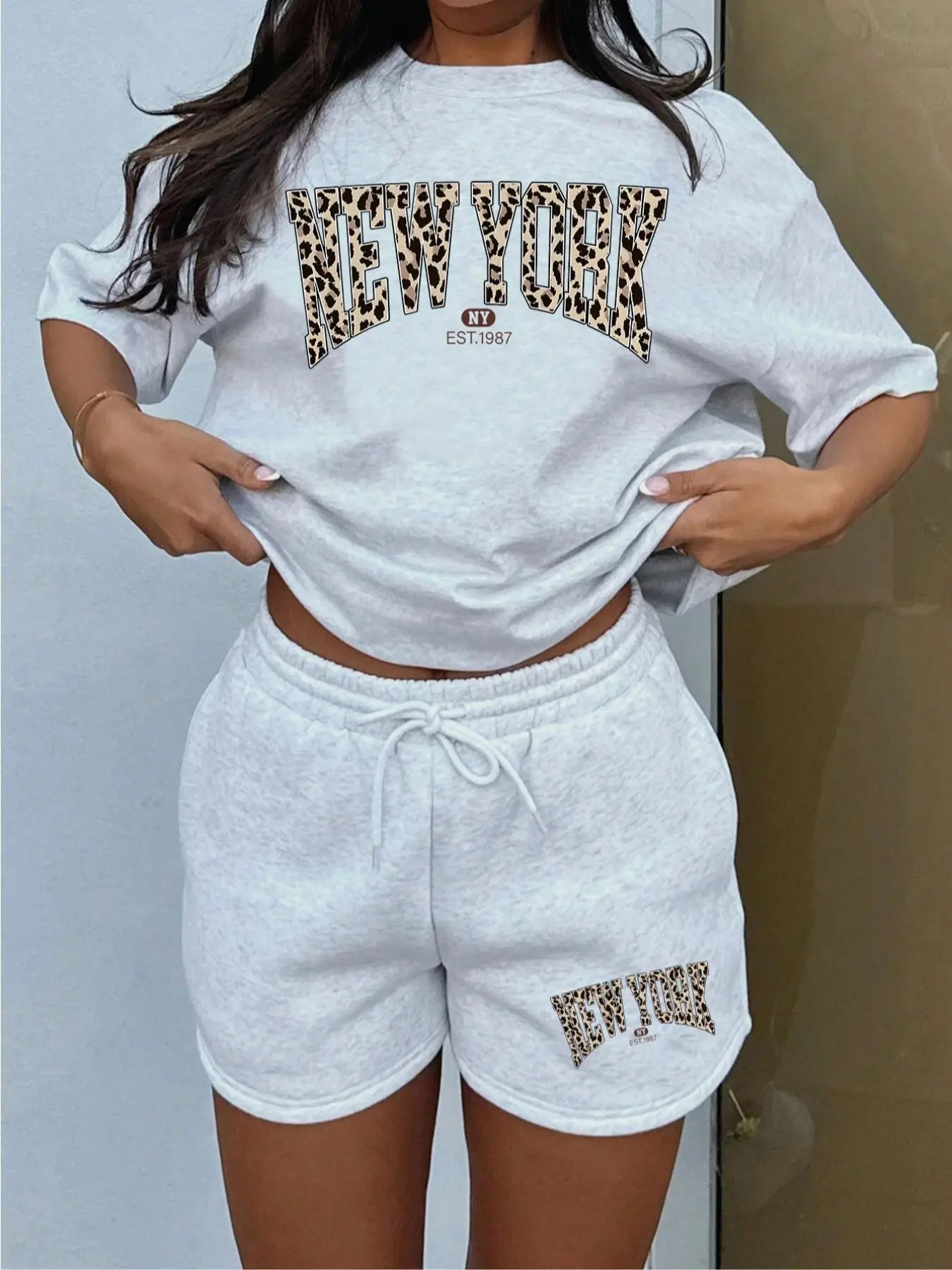 Women's Letter Print Tee & Drawstring Waist Shorts Set