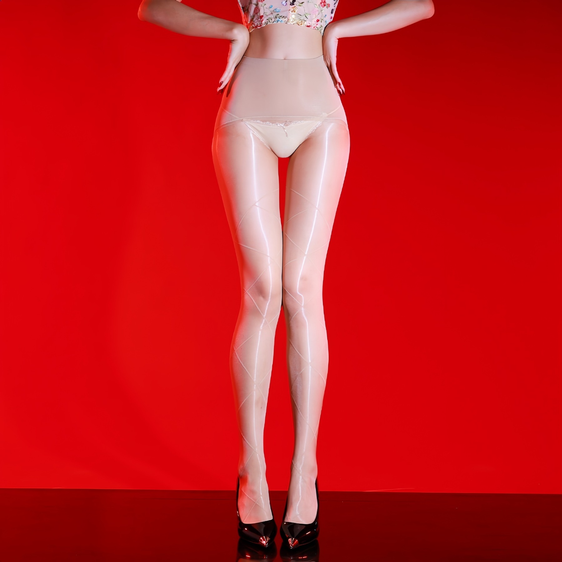 Aurora diamond pattern open crotch pantyhose