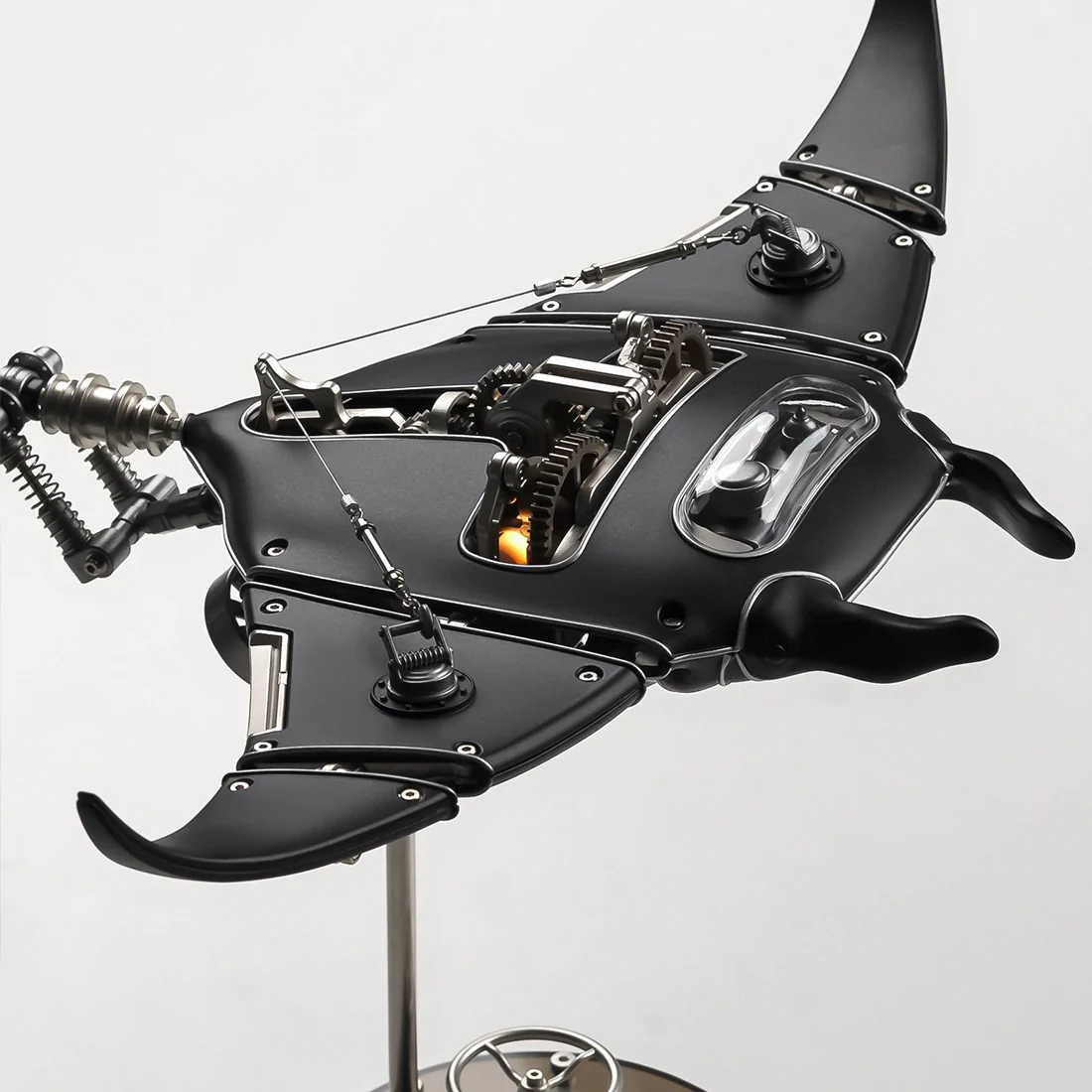 Mechanical Manta Ray Metal Model Experience the Fusion of Engineering and Art