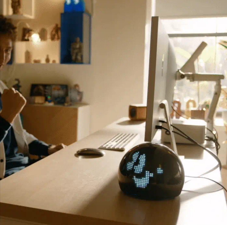 Interactive Pixel LED Desk Companion with Smart Mood Reactions