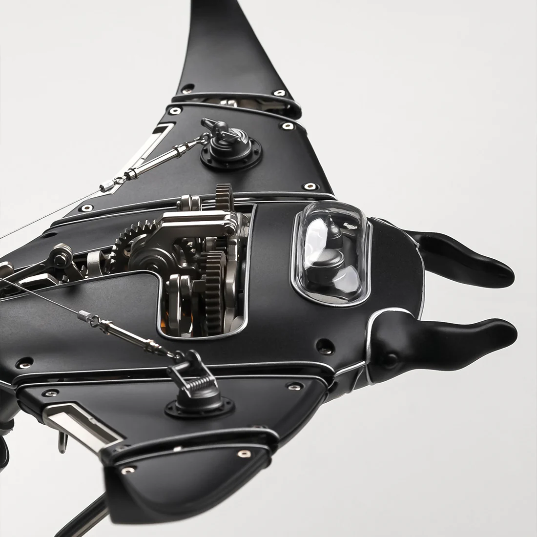 Mechanical Manta Ray Metal Model Experience the Fusion of Engineering and Art