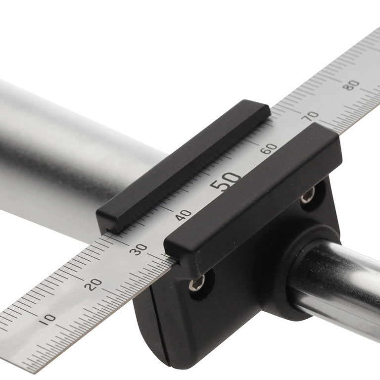 Derailleur hanger alignment tool