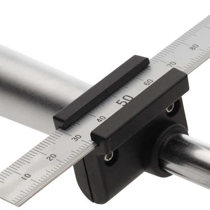 Derailleur hanger alignment tool