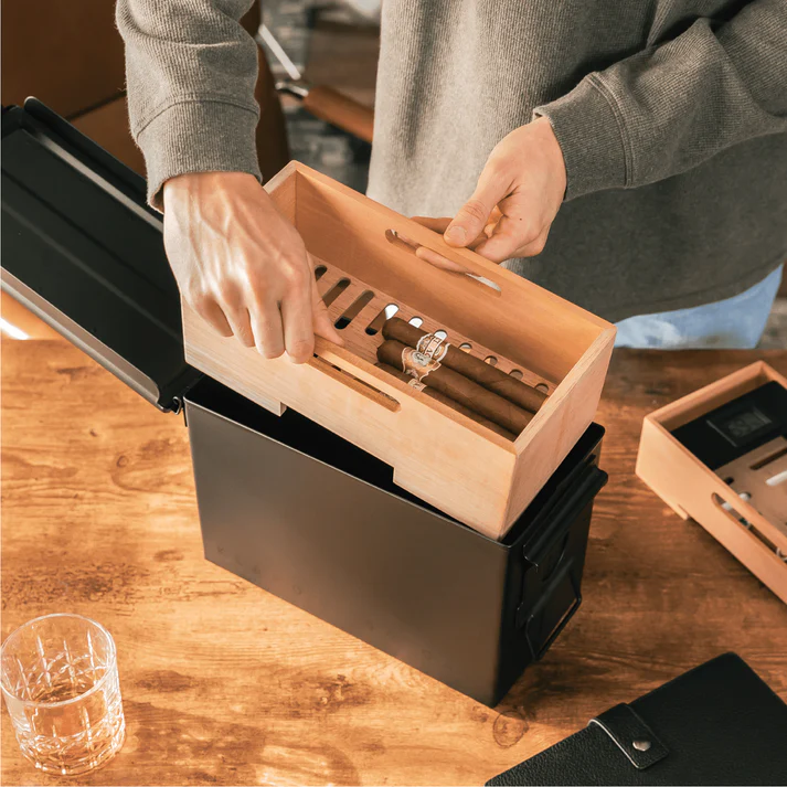 Portable Metal Cigar Humidor Box