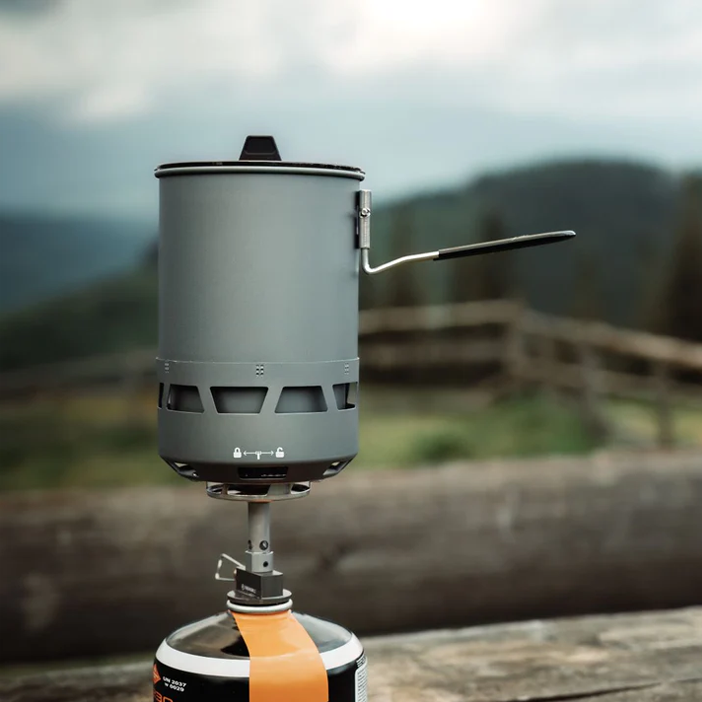 Integrated stove system for long-distance hiking