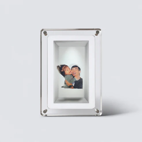 Holographic Photo & Video Frame Bring Your Favorite Memories to Life