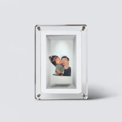 Holographic Photo & Video Frame Bring Your Favorite Memories to Life