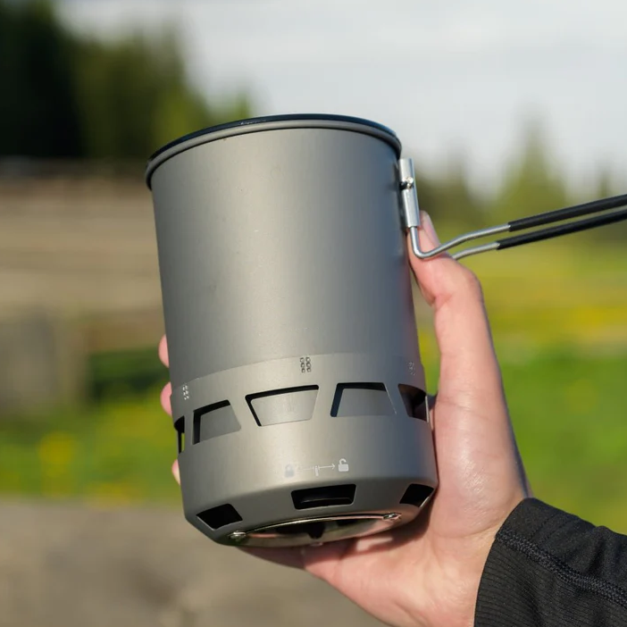 Integrated stove system for long-distance hiking