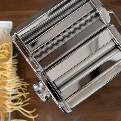 Kitchen Pasta Maker with 10 Thickness Levels for Custom Noodles