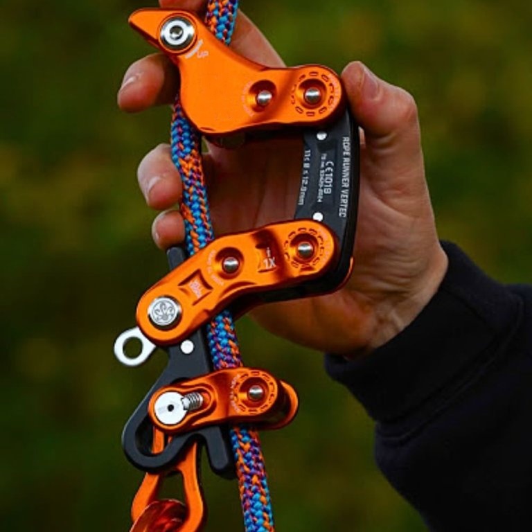 Precision Rope Access Climbing Device for Professional Use