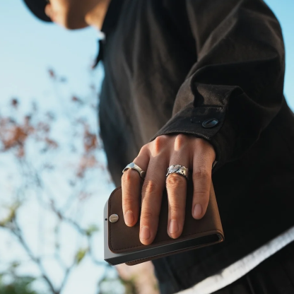 Automatic Coin Sorting Wallet – Quick-Access Magazine