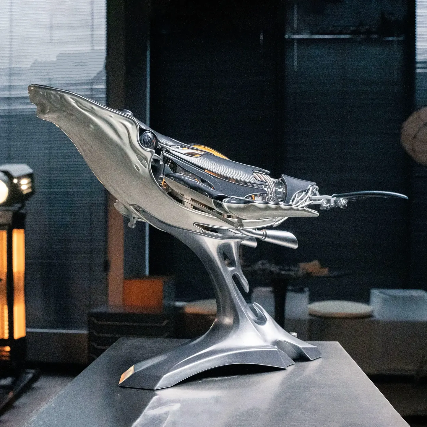 Mechanical Humpback Whale Model|The Majesty of the Ocean, Reimagined in Metal