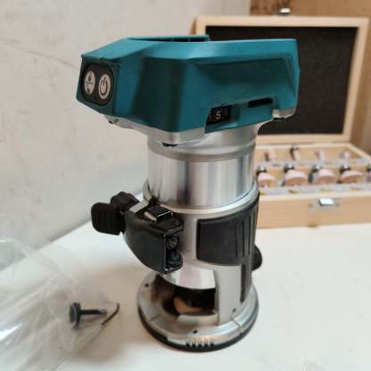 Brushless Cordless Compact Trimmer
