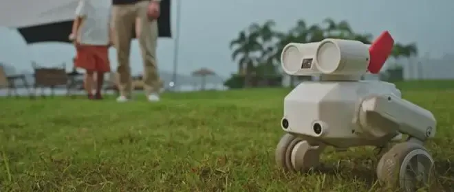 Smart Follow Robot Camera for Travel Sports and Content Creation