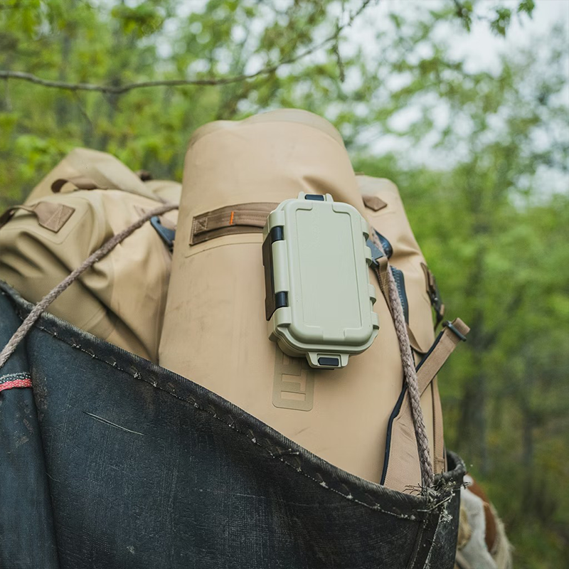 Dustproof and waterproof gearbox