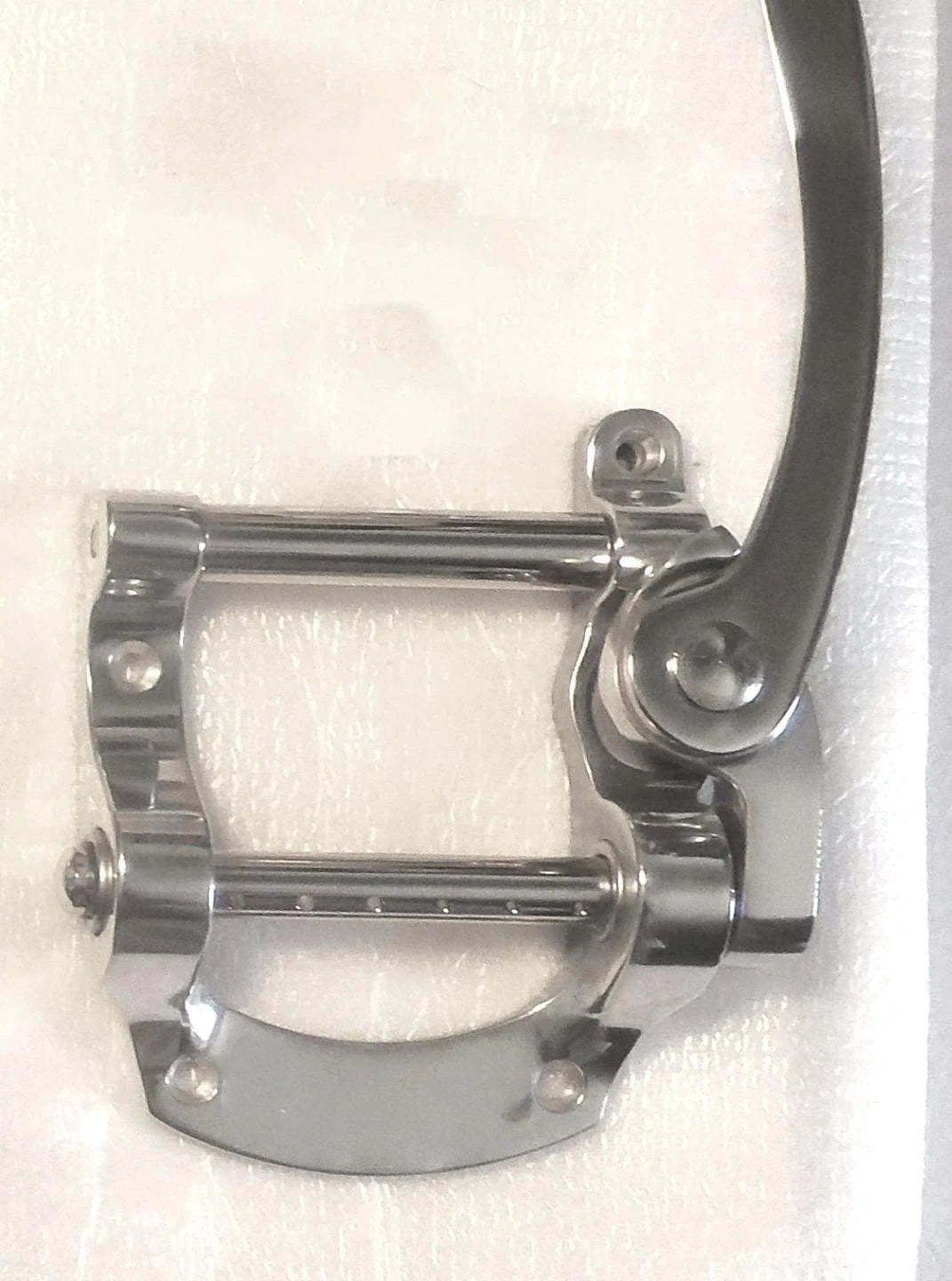 Flat Top Guitar Vibrato