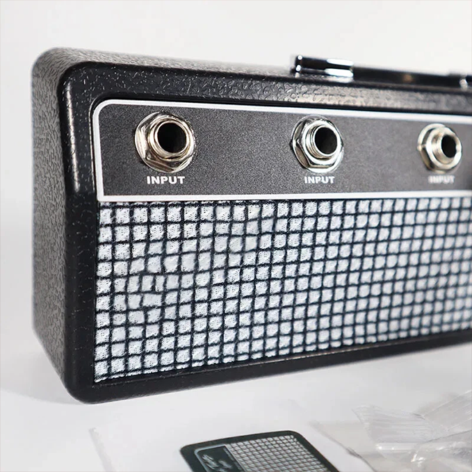 Retro radio-shaped keychain holder